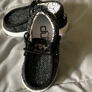 Hey Dudes black sz 5